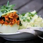 Kohlrabi gefllt mit Spinat und tomatigen Sojaschnetzeln