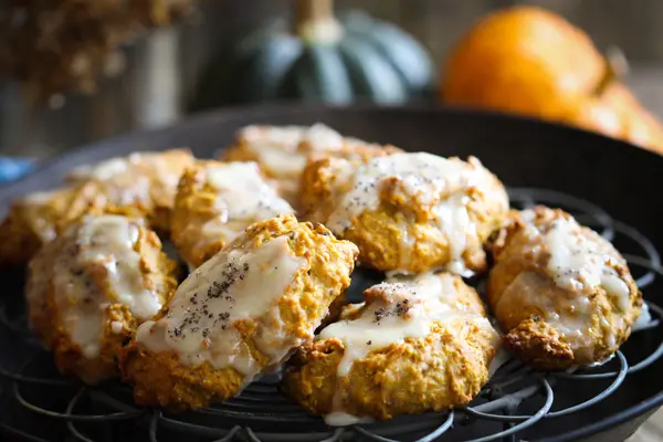 Kürbis Cookies mit Ingwer-Icing