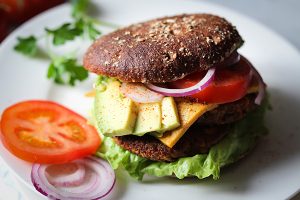 Veganer Tofu-Bohnen-Burger