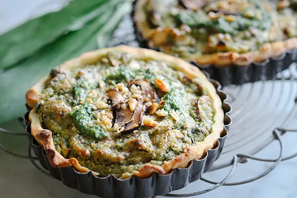 Baerlauch-Champignon-Tartelettes