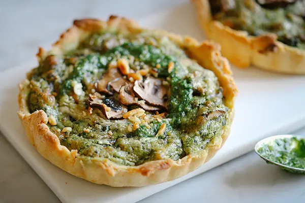 Vegane Bärlauch-Champignon-Tartelettes