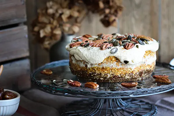 Rüblikuchen in Rohkostqualtät - karottenkuchen als Raw Cake