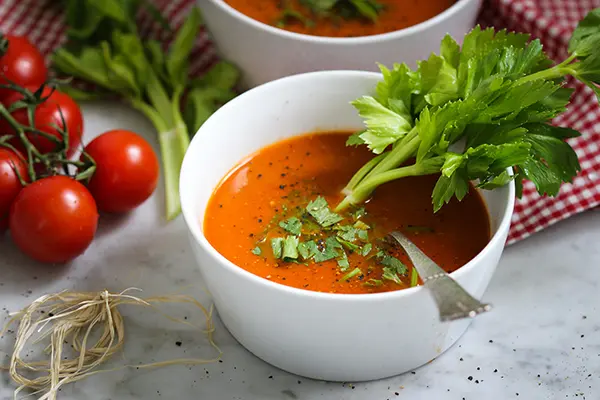 Tomaten-Sellerie-Suppe