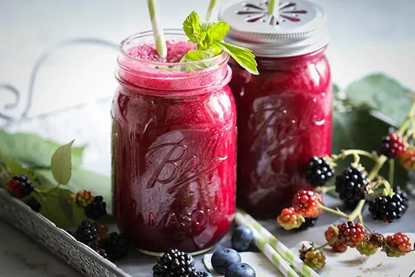 Rote Bete-Brombeer-Smoothie