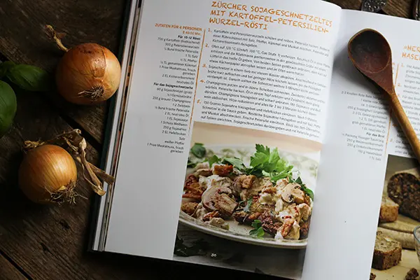 Züricher geschnetzeltes mit Kartoffel-Petersilienwurzel-Rösti