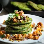 Vegane Spinat-Pancakes mit Pfifferlingen