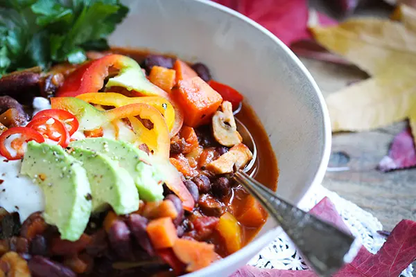 Veganes Süßkartoffel-Gemüse-Chili