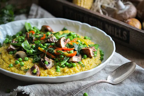 Polenta aus frischem Mais mit knackigem Gemüse