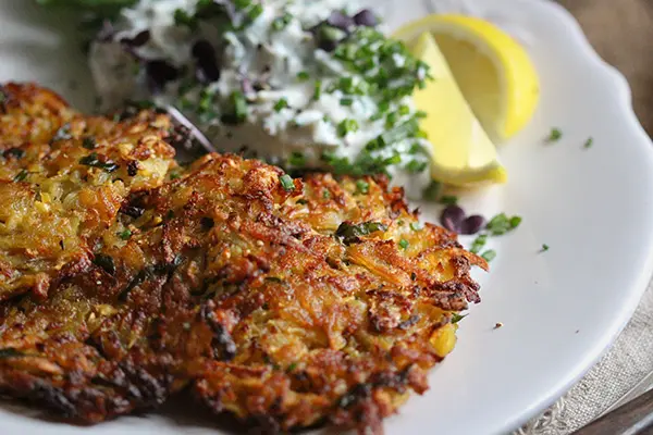 Steckrübenrösti mit veganem Kräuterquark
