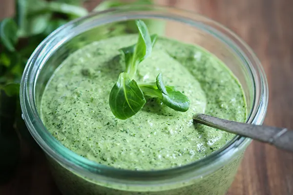 Veganes Feldsalat-Pesto