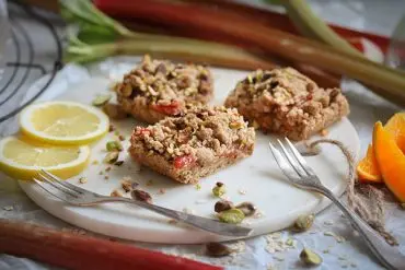 Vegane Rhabarber-Schnitten