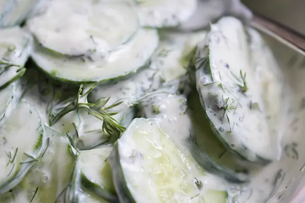 Veganer Gurkensalat mit Dill