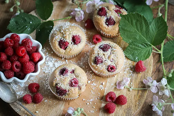 Vegane, fruchtige Himbeermuffins