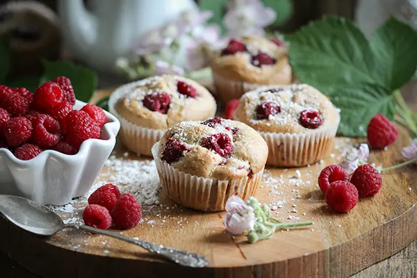 Leckere vegane Himbeermuffins