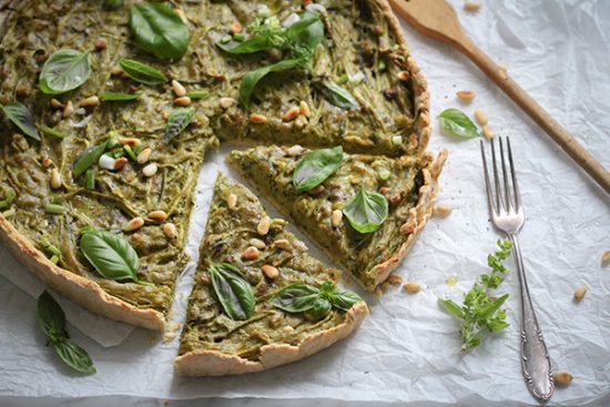 &amp;quot;Zoodle&amp;quot; - eine herrliche Zucchininudeln-Sommerquiche mit viel frischem ...