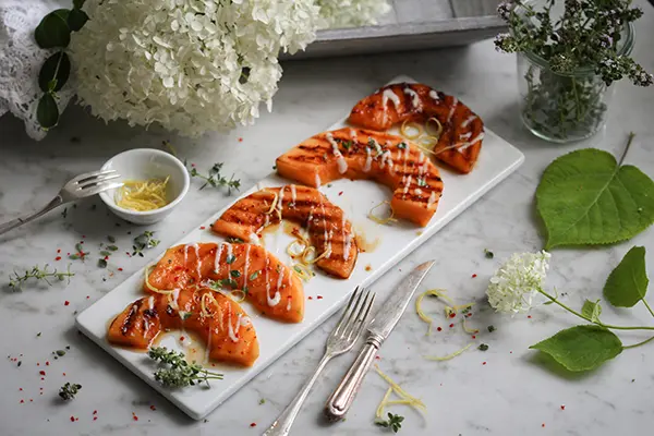Gebratene Cantaloupe-Melone mit Zitronen-Thymian-Soße & Chili