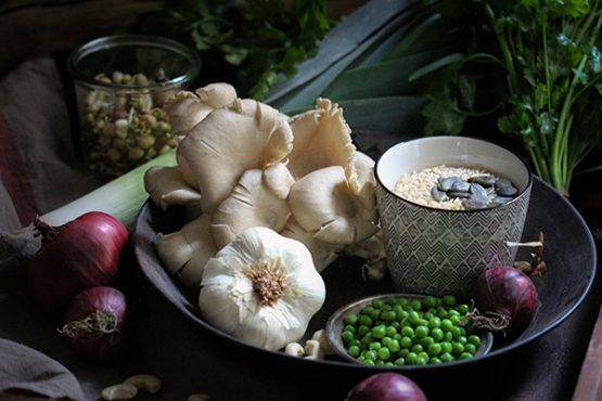 Austernpilz-Sprossen-Geschnetzeltes mit Erbsen & Naturreis • veggies ... Austernpilz-Sprossen-Geschnetzeltes mit Erbsen & Naturreis • veggies ...