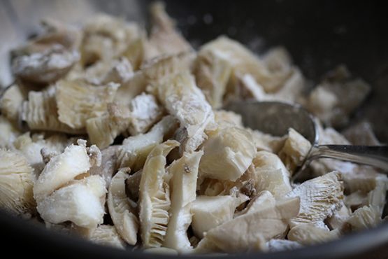 Austernpilz-Sprossen-Geschnetzeltes mit Erbsen &amp; Naturreis • veggies ...