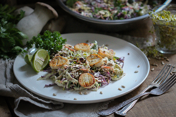 Veganer Coleslaw-Salat mit Kräuterseitling-Filets
