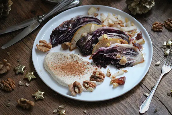 Karamellisierter Radicchio mit Birne & Cashewcreme 