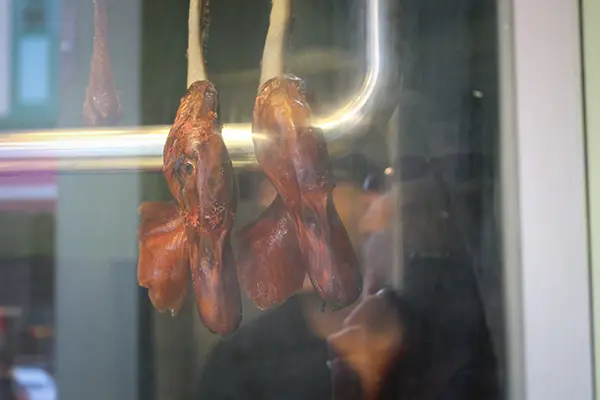 Singapur Entenhälse gebraten