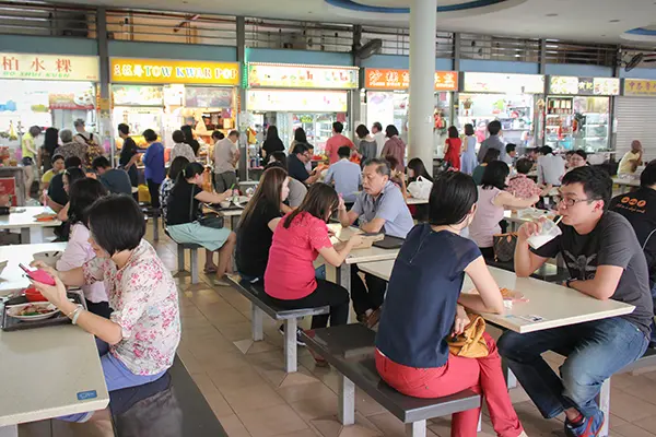 Ein typischer "Hawker" in Singapur