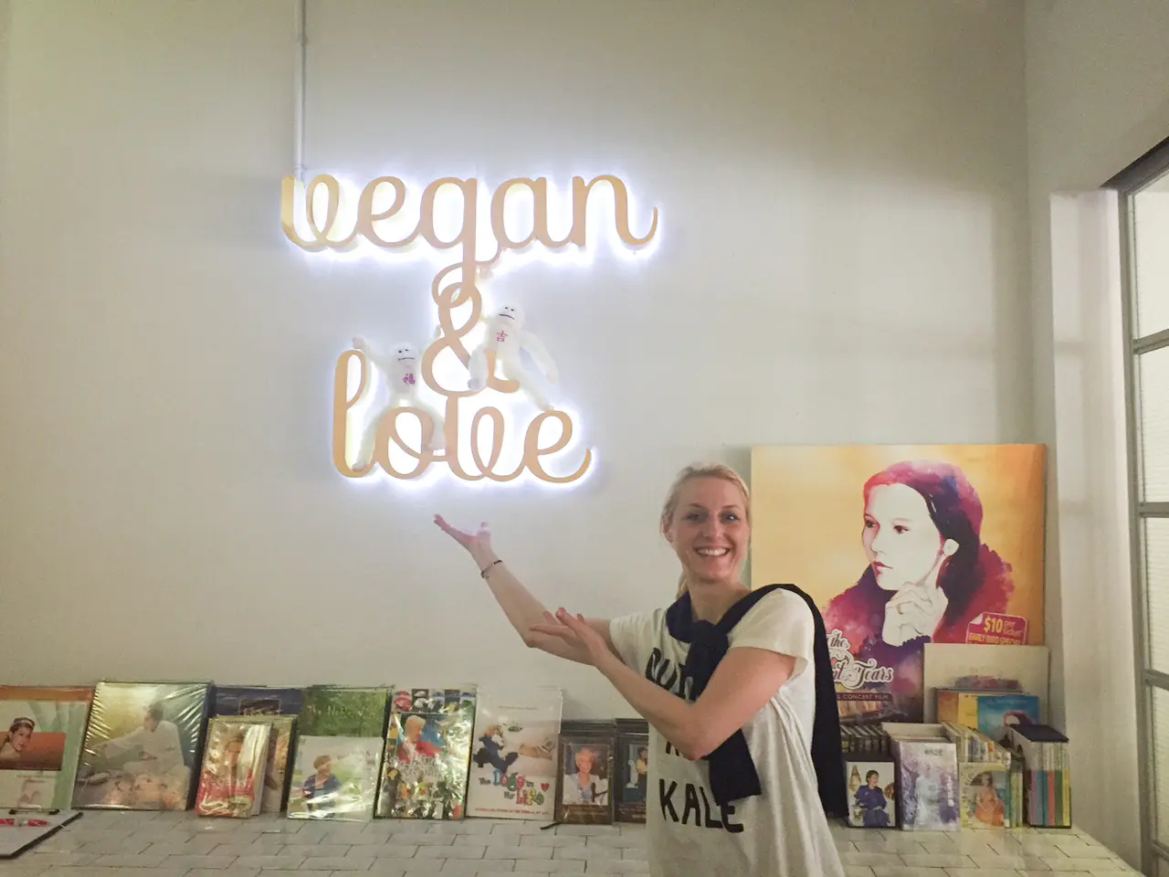 Lea Green beim Loving Hut Singapur