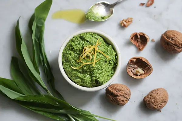 Veganes Bärlauch-Pesto