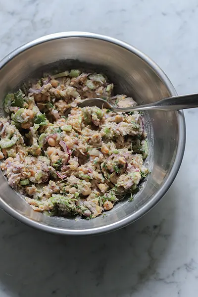 Faux_Tuna_Salad_Schuessel_HK1_vegan_veggies
