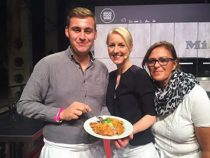 Teilnehmer des Bosch Workshops mit der Kitchen Aid OptiMUM auf der Berlin Food Week