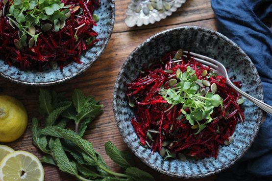 Rote Bete-Apfel-Salat mit Minze • veggies | vegan