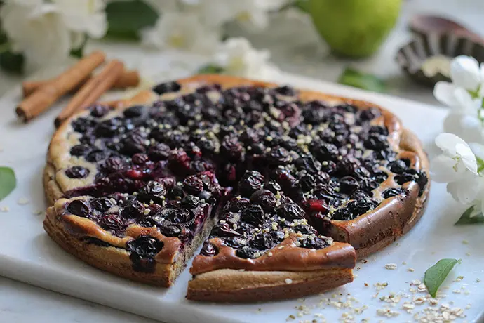 Veganer, glutenfreier Heidelbeerkuchen ohne Industriezucker
