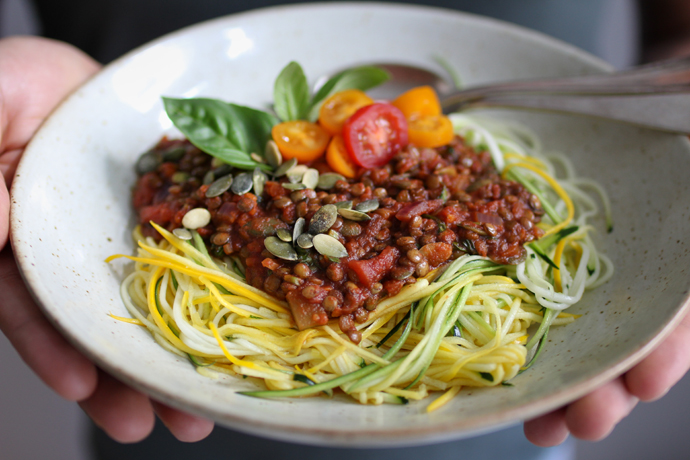 Zucchini Pasta Mit Linsenbolognese Veggies Vegan