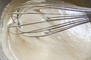 Eine cremige vegane Bechamelsoße