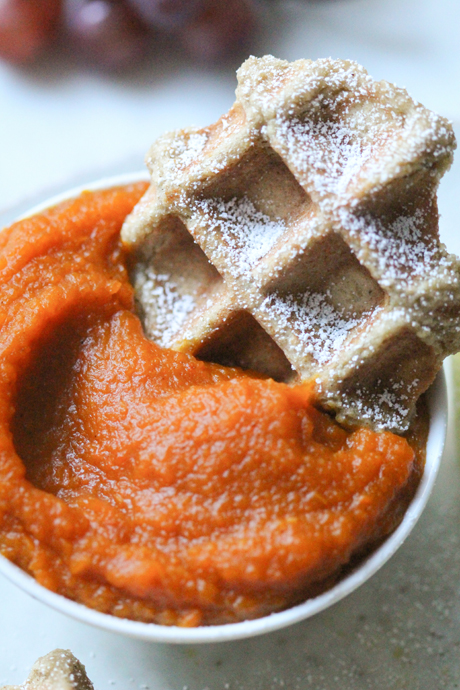 Vegane Kürbis-Apfelbutter als herbstlicher Dip und als Soße für Porridges und Müslis