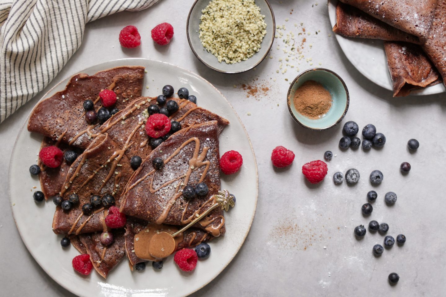 Süße Schoko-Pfannkuchen & Lea's neue Küche • veggies | vegan Süße Schoko-Pfannkuchen & Lea's neue Küche • veggies | vegan