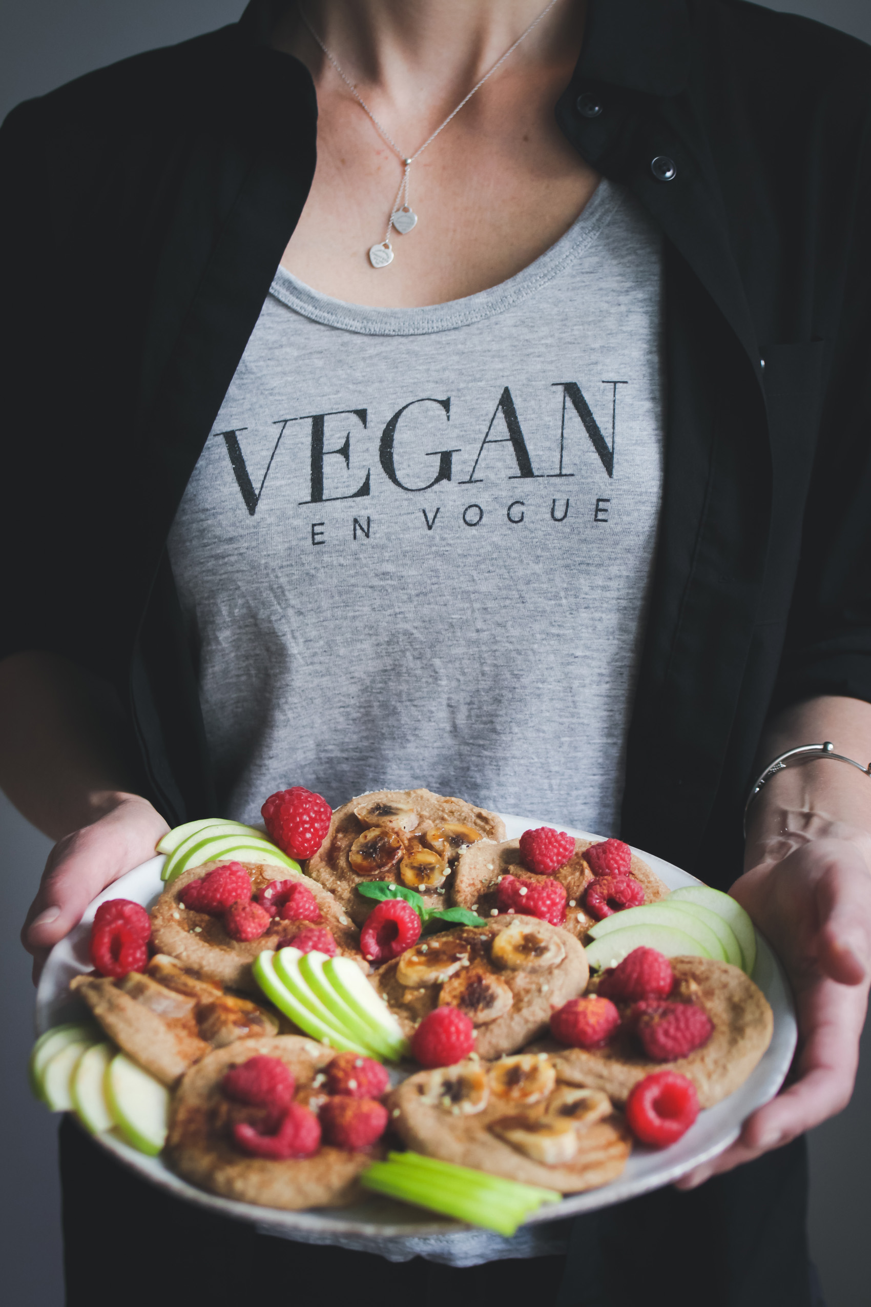 Vegan_en_vogue_shirt_grey4-1_2550_vegan_veggies