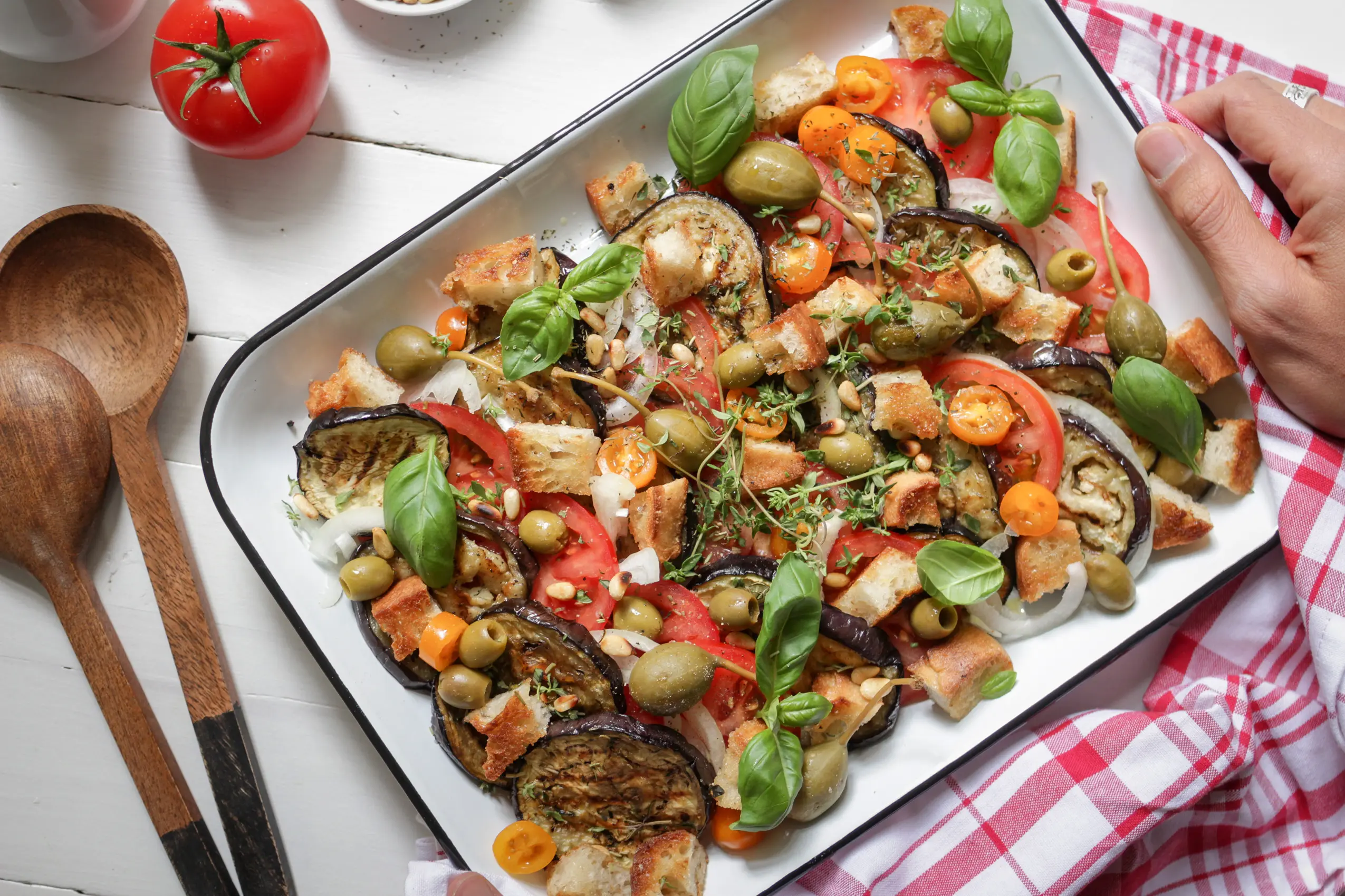 Auberginen-Brotsalat - Panzanella mit Auberginen