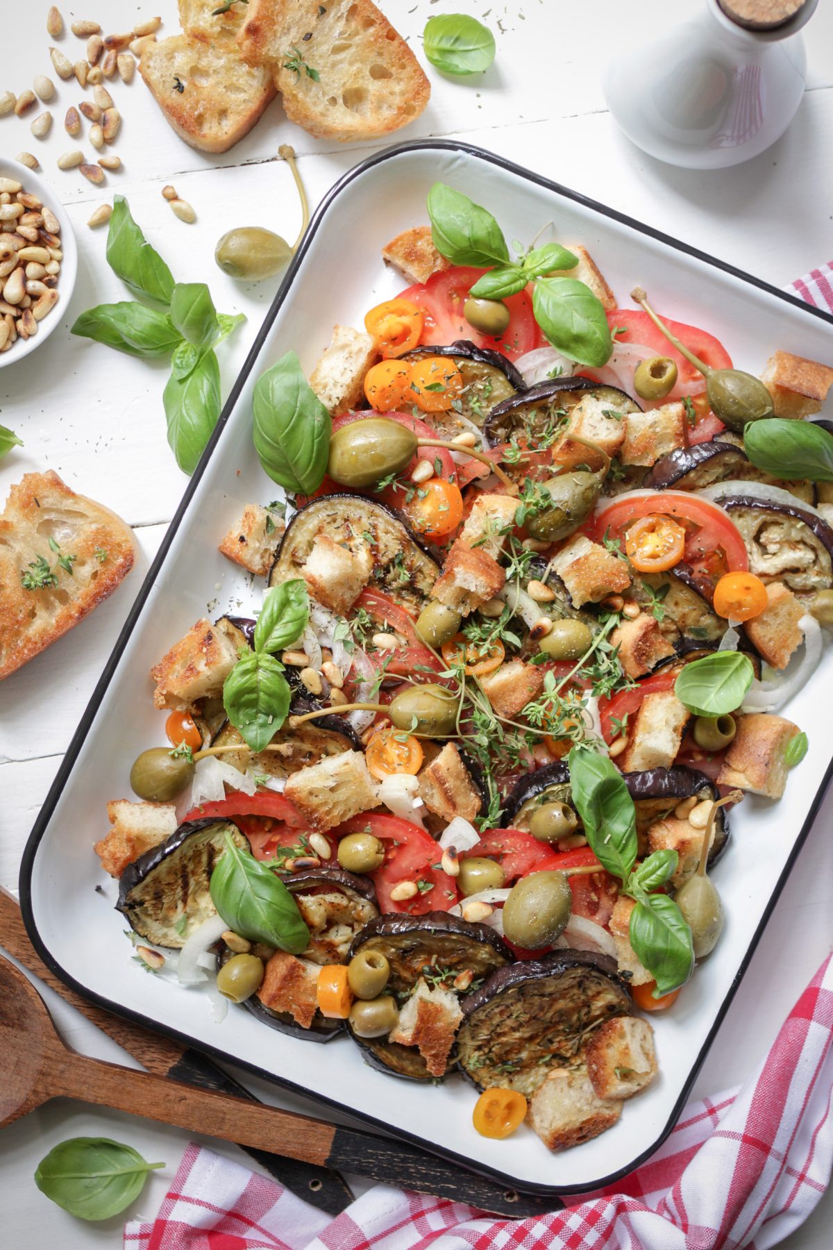 Auberginen-Brotsalat - Panzanella mit Auberginen