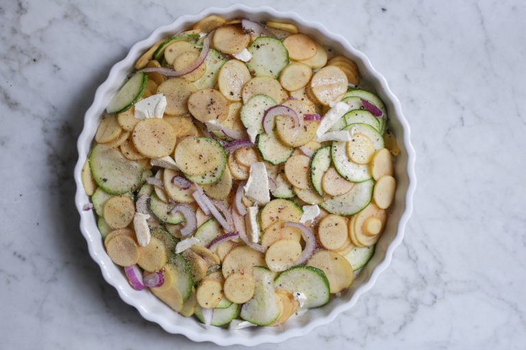 Golden Baked PotatoZucchiniGratin • veggies vegan