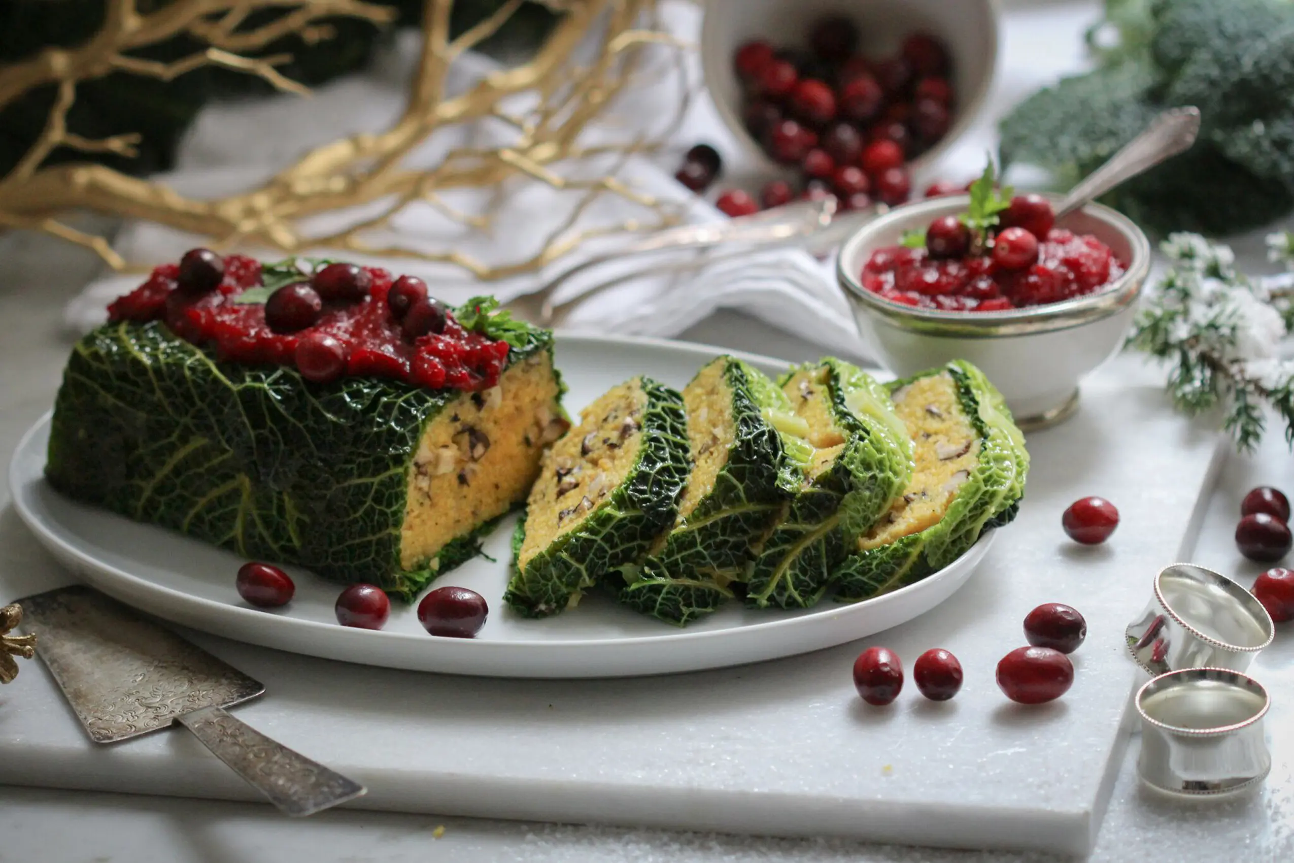 Polenta mit Pilzen im Wirsingmantel