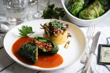 Vegane Wirsingrouladen mit maronenfüllung