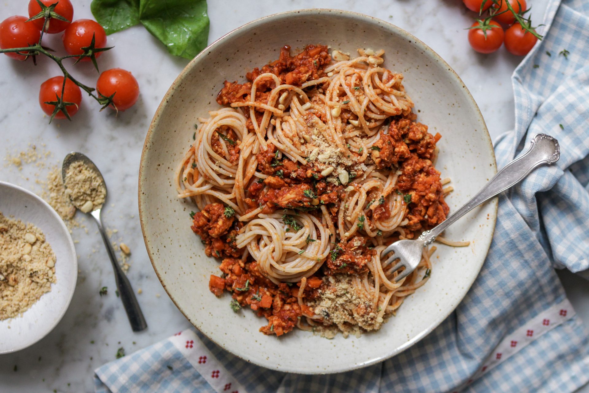 Vegane Pasta mit Tempeh-Bolognese