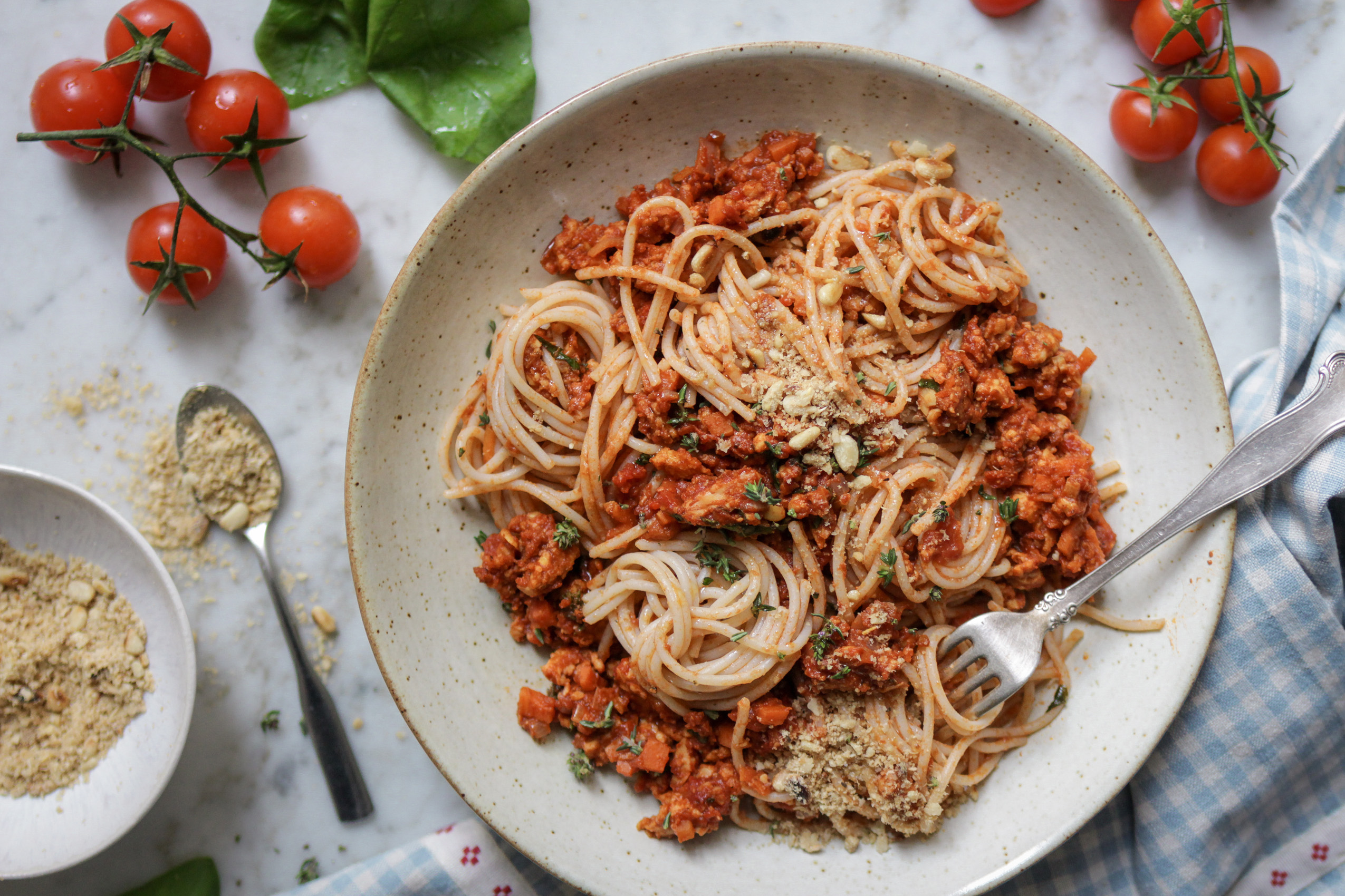 Vegane Pasta mit Tempeh-Bolognese