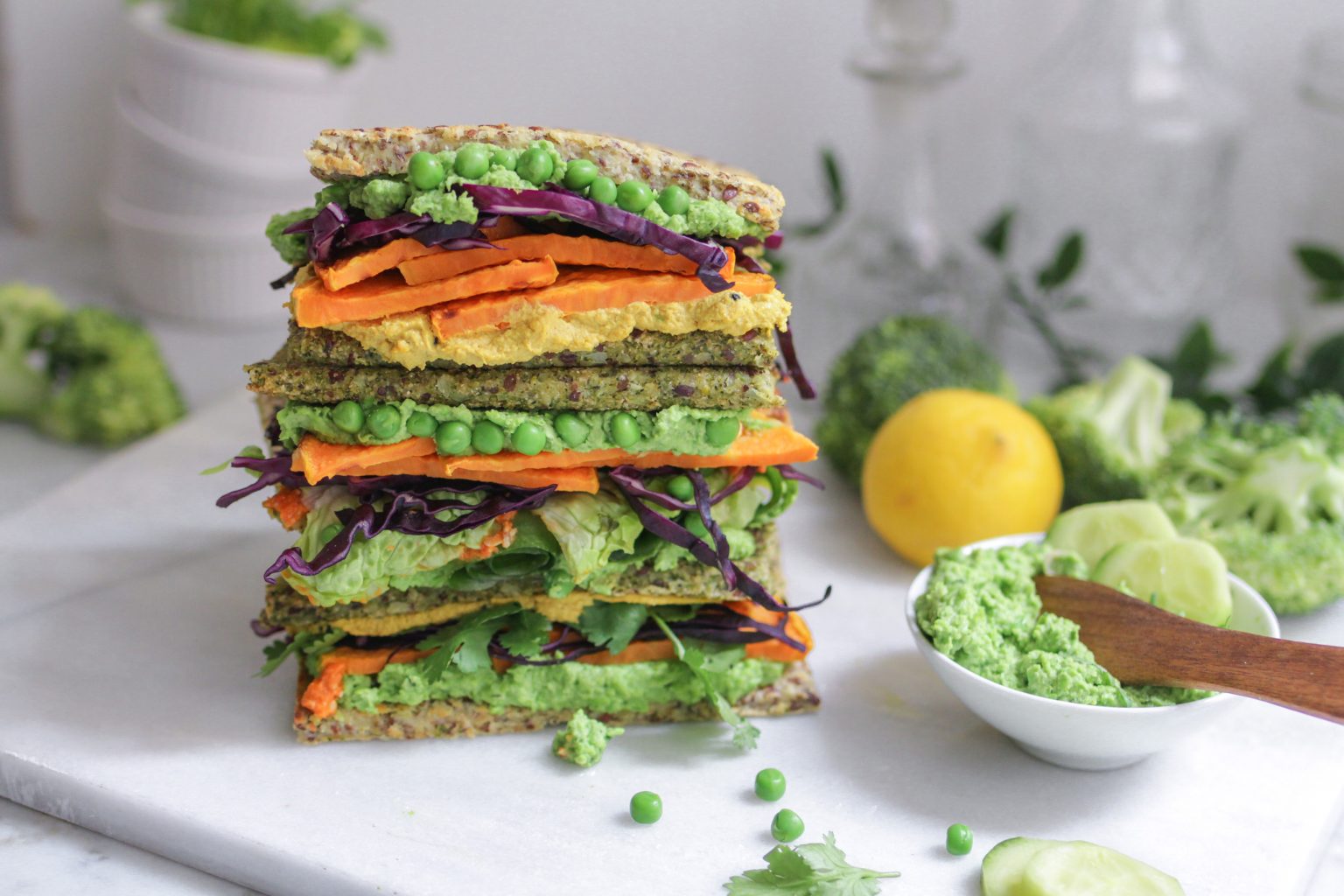 Broccoli and Cauliflower Sandwichbread • veggies vegan