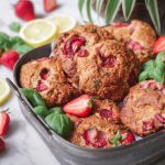 Vegane Erdbeer-Cookies mit Basilikum