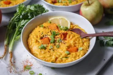Veganes Kürbisrisotto mit Kokosmilch und Koriander