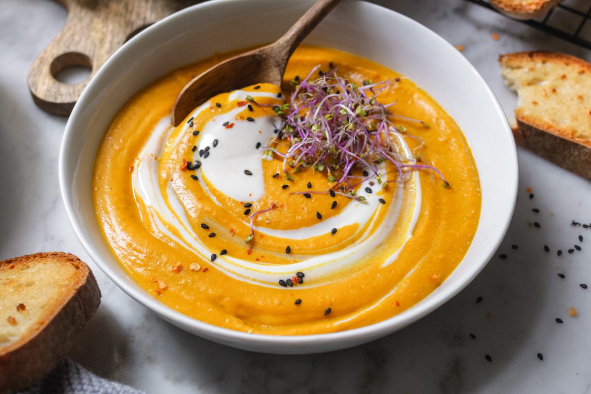 Kürbis-Apfel-Suppe aus dem Ofen