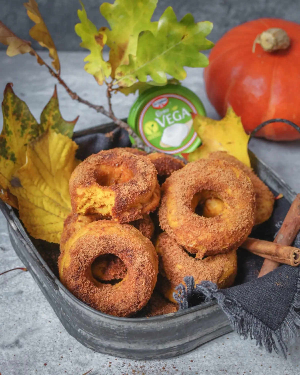 Kürbisdonuts mit Kokosblütenzucker Rezept für vegane Donuts mit Kürbis