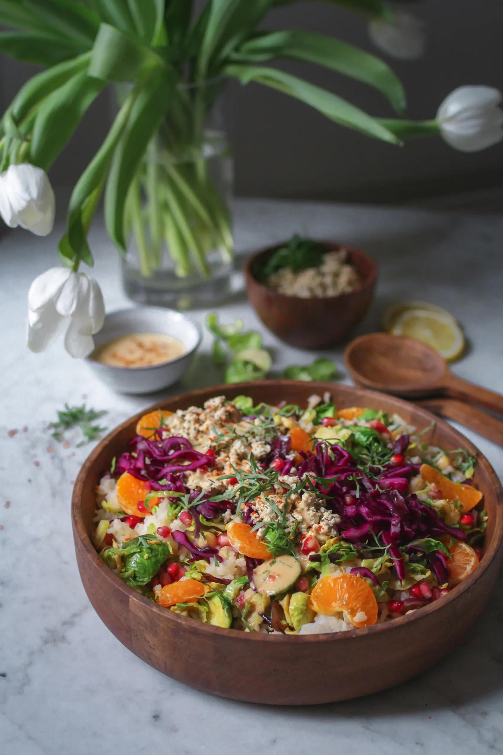 Rezept für Reissalat mit Rosenkohl und Erdnussdressing